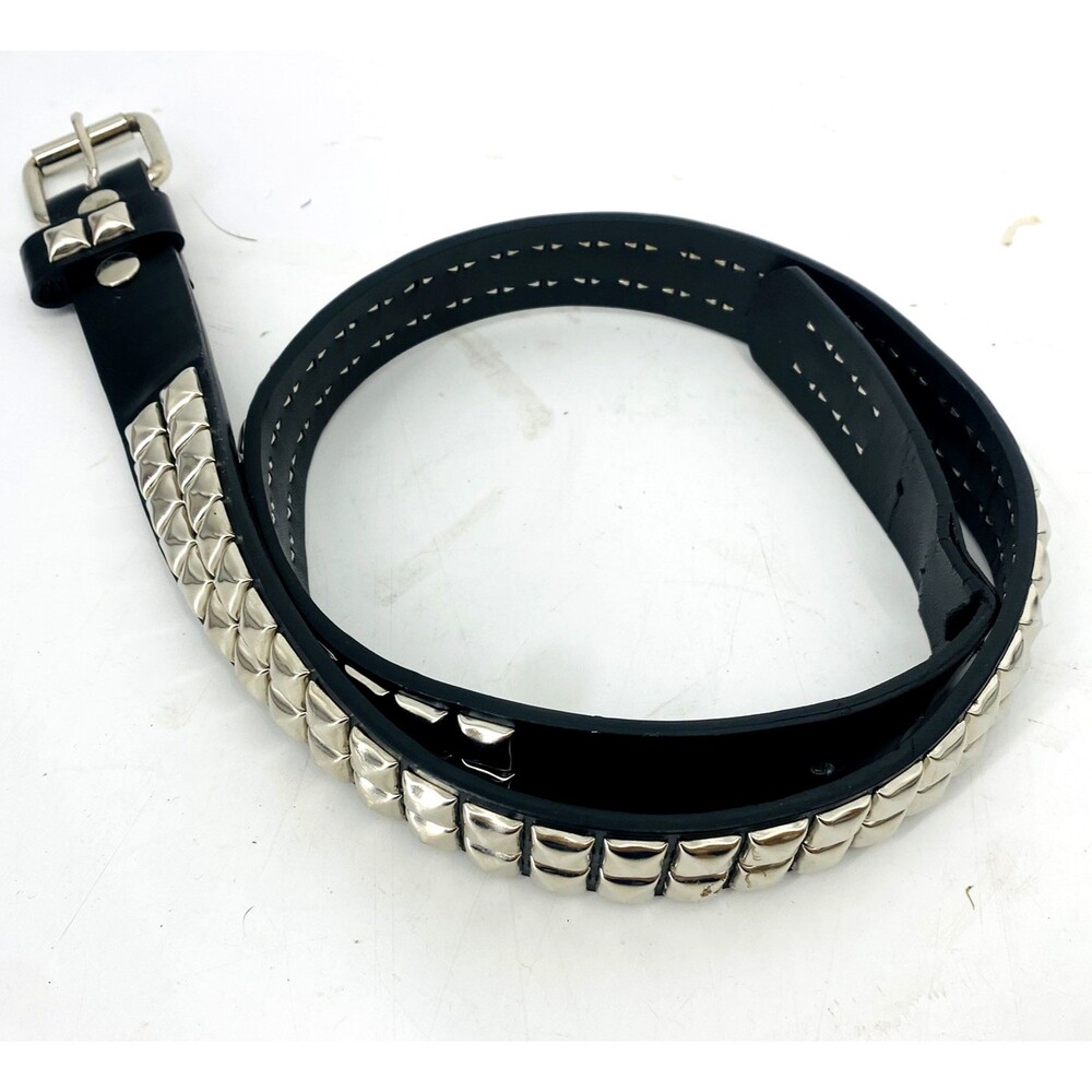 Vintage Y2K Hot Topic Silver Pyramid Stud Black Faux Leather Emo Belt *READ*